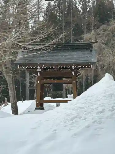 貞麟寺の{uncategorized: "未分類", other: "その他", undefined: "問題あり", building: "その他建物", grave: "お墓", sacred_gate: "鳥居", guardian: "狛犬", statue: "像", buddha: "仏像", history: "歴史", nature: "自然", garden: "庭園", animal: "動物", pagoda: "塔", temizu: "手水舎", mountain_gate: "山門・神門", sanctuary: "本殿・本堂", subordinate: "末社・摂社", art: "芸術", scenery: "景色", jizo: "地蔵", ema: "絵馬", goshuin: "御朱印", omikuji: "おみくじ", items: "授与品その他", amulet: "お守り", goshuincho: "御朱印帳", eats: "食事", festival: "お祭り", votive_dance: "神楽", shichigosan: "七五三参", wedding: "結婚式", experience: "体験その他", initially: "初詣", around: "周辺", anti_infection: "感染症対策"}