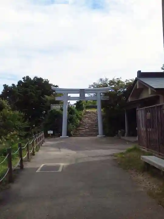 彌彦神社奥宮(御神廟)の鳥居
