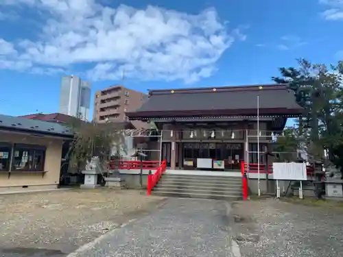 三社神社の本殿