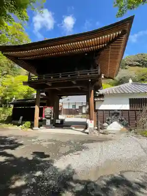 普門寺(切り絵御朱印発祥の寺)の山門・神門
