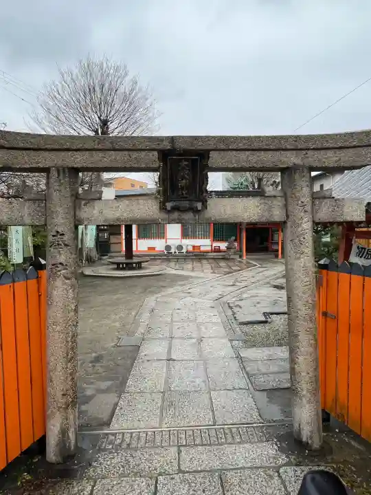 大歳社(住吉大社末社)の{uncategorized: "未分類", other: "その他", undefined: "問題あり", building: "その他建物", grave: "お墓", sacred_gate: "鳥居", guardian: "狛犬", statue: "像", buddha: "仏像", history: "歴史", nature: "自然", garden: "庭園", animal: "動物", pagoda: "塔", temizu: "手水舎", mountain_gate: "山門・神門", sanctuary: "本殿・本堂", subordinate: "末社・摂社", art: "芸術", scenery: "景色", jizo: "地蔵", ema: "絵馬", goshuin: "御朱印", omikuji: "おみくじ", items: "授与品その他", amulet: "お守り", goshuincho: "御朱印帳", eats: "食事", festival: "お祭り", votive_dance: "神楽", shichigosan: "七五三参", wedding: "結婚式", experience: "体験その他", initially: "初詣", around: "周辺", anti_infection: "感染症対策"}