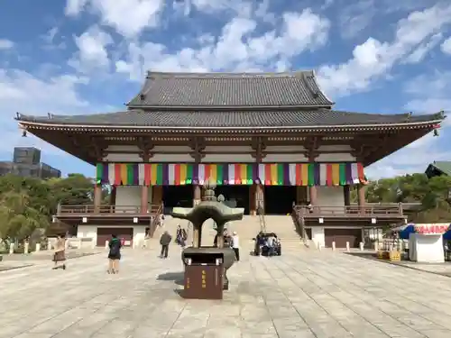 西新井大師総持寺の本殿・本堂