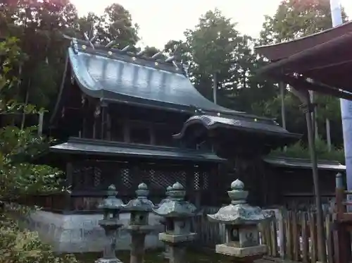 安仁神社の本殿