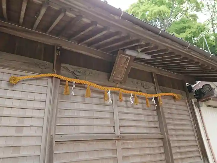 白山社の本殿・本堂