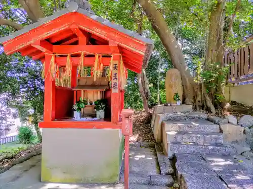 白山神社（市場）の末社・摂社