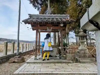 白鳥神社の手水舎