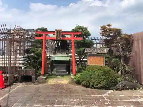 民部稲荷神社の鳥居