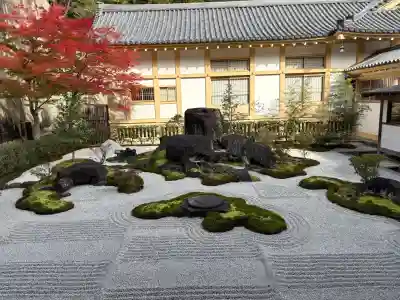 瑞巌寺の{uncategorized: "未分類", other: "その他", undefined: "問題あり", building: "その他建物", grave: "お墓", sacred_gate: "鳥居", guardian: "狛犬", statue: "像", buddha: "仏像", history: "歴史", nature: "自然", garden: "庭園", animal: "動物", pagoda: "塔", temizu: "手水舎", mountain_gate: "山門・神門", sanctuary: "本殿・本堂", subordinate: "末社・摂社", art: "芸術", scenery: "景色", jizo: "地蔵", ema: "絵馬", goshuin: "御朱印", omikuji: "おみくじ", items: "授与品その他", amulet: "お守り", goshuincho: "御朱印帳", eats: "食事", festival: "お祭り", votive_dance: "神楽", shichigosan: "七五三参", wedding: "結婚式", experience: "体験その他", initially: "初詣", around: "周辺", anti_infection: "感染症対策"}
