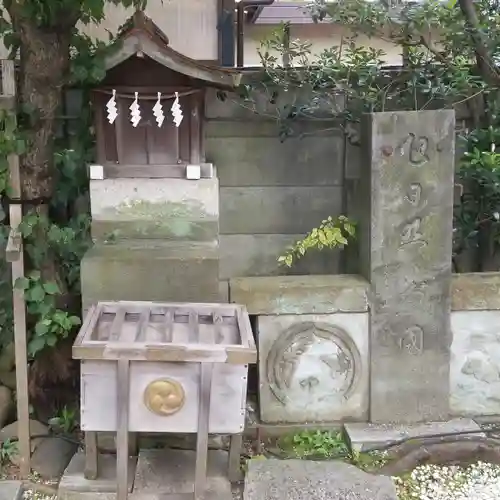 幸稲荷神社の末社