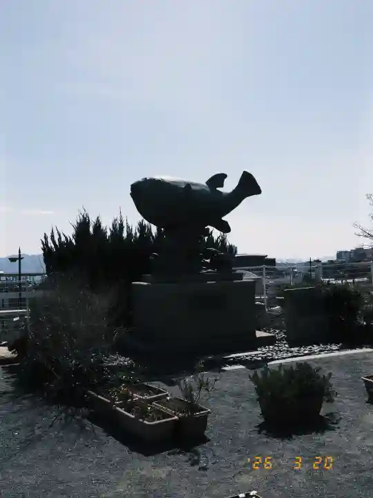 亀山八幡宮の{uncategorized: "未分類", other: "その他", undefined: "問題あり", building: "その他建物", grave: "お墓", sacred_gate: "鳥居", guardian: "狛犬", statue: "像", buddha: "仏像", history: "歴史", nature: "自然", garden: "庭園", animal: "動物", pagoda: "塔", temizu: "手水舎", mountain_gate: "山門・神門", sanctuary: "本殿・本堂", subordinate: "末社・摂社", art: "芸術", scenery: "景色", jizo: "地蔵", ema: "絵馬", goshuin: "御朱印", omikuji: "おみくじ", items: "授与品その他", amulet: "お守り", goshuincho: "御朱印帳", eats: "食事", festival: "お祭り", votive_dance: "神楽", shichigosan: "七五三参", wedding: "結婚式", experience: "体験その他", initially: "初詣", around: "周辺", anti_infection: "感染症対策"}