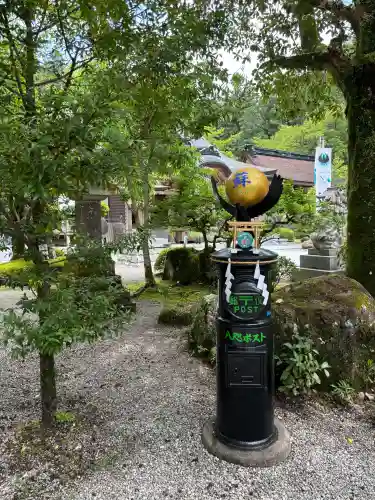 熊野本宮大社の{uncategorized: "未分類", other: "その他", undefined: "問題あり", building: "その他建物", grave: "お墓", sacred_gate: "鳥居", guardian: "狛犬", statue: "像", buddha: "仏像", history: "歴史", nature: "自然", garden: "庭園", animal: "動物", pagoda: "塔", temizu: "手水舎", mountain_gate: "山門・神門", sanctuary: "本殿・本堂", subordinate: "末社・摂社", art: "芸術", scenery: "景色", jizo: "地蔵", ema: "絵馬", goshuin: "御朱印", omikuji: "おみくじ", items: "授与品その他", amulet: "お守り", goshuincho: "御朱印帳", eats: "食事", festival: "お祭り", votive_dance: "神楽", shichigosan: "七五三参", wedding: "結婚式", experience: "体験その他", initially: "初詣", around: "周辺", anti_infection: "感染症対策"}