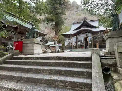 金剱宮の{uncategorized: "未分類", other: "その他", undefined: "問題あり", building: "その他建物", grave: "お墓", sacred_gate: "鳥居", guardian: "狛犬", statue: "像", buddha: "仏像", history: "歴史", nature: "自然", garden: "庭園", animal: "動物", pagoda: "塔", temizu: "手水舎", mountain_gate: "山門・神門", sanctuary: "本殿・本堂", subordinate: "末社・摂社", art: "芸術", scenery: "景色", jizo: "地蔵", ema: "絵馬", goshuin: "御朱印", omikuji: "おみくじ", items: "授与品その他", amulet: "お守り", goshuincho: "御朱印帳", eats: "食事", festival: "お祭り", votive_dance: "神楽", shichigosan: "七五三参", wedding: "結婚式", experience: "体験その他", initially: "初詣", around: "周辺", anti_infection: "感染症対策"}