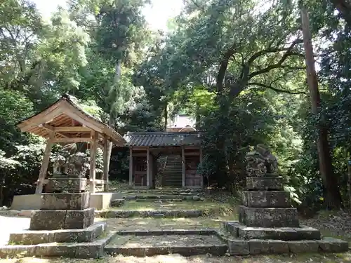 志加奴神社の建物その他