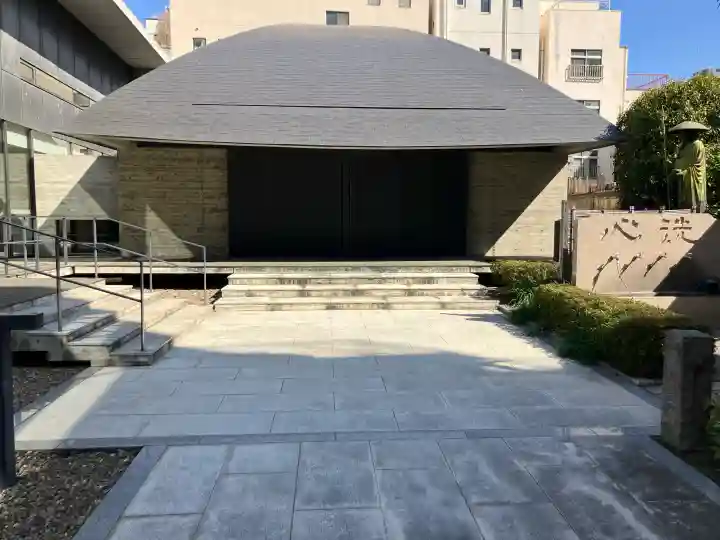 威光院の{uncategorized: "未分類", other: "その他", undefined: "問題あり", building: "その他建物", grave: "お墓", sacred_gate: "鳥居", guardian: "狛犬", statue: "像", buddha: "仏像", history: "歴史", nature: "自然", garden: "庭園", animal: "動物", pagoda: "塔", temizu: "手水舎", mountain_gate: "山門・神門", sanctuary: "本殿・本堂", subordinate: "末社・摂社", art: "芸術", scenery: "景色", jizo: "地蔵", ema: "絵馬", goshuin: "御朱印", omikuji: "おみくじ", items: "授与品その他", amulet: "お守り", goshuincho: "御朱印帳", eats: "食事", festival: "お祭り", votive_dance: "神楽", shichigosan: "七五三参", wedding: "結婚式", experience: "体験その他", initially: "初詣", around: "周辺", anti_infection: "感染症対策"}