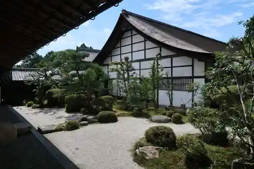 西教寺の庭園