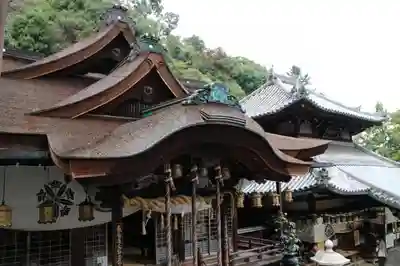 宝山寺の本殿・本堂