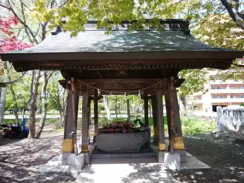 彌彦神社　(伊夜日子神社)の手水舎