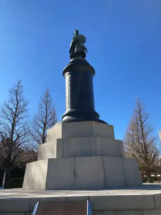 靖國神社の像
