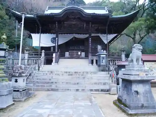 八栗寺の本殿