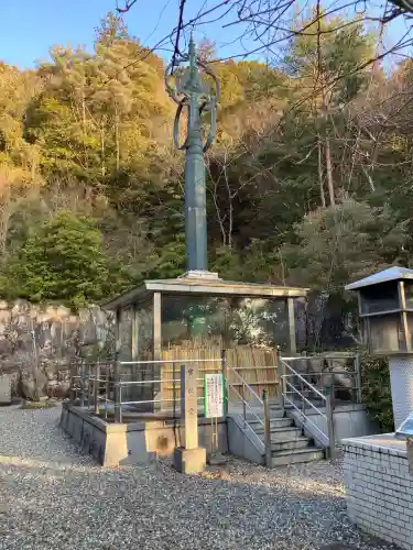 大窪寺の{uncategorized: "未分類", other: "その他", undefined: "問題あり", building: "その他建物", grave: "お墓", sacred_gate: "鳥居", guardian: "狛犬", statue: "像", buddha: "仏像", history: "歴史", nature: "自然", garden: "庭園", animal: "動物", pagoda: "塔", temizu: "手水舎", mountain_gate: "山門・神門", sanctuary: "本殿・本堂", subordinate: "末社・摂社", art: "芸術", scenery: "景色", jizo: "地蔵", ema: "絵馬", goshuin: "御朱印", omikuji: "おみくじ", items: "授与品その他", amulet: "お守り", goshuincho: "御朱印帳", eats: "食事", festival: "お祭り", votive_dance: "神楽", shichigosan: "七五三参", wedding: "結婚式", experience: "体験その他", initially: "初詣", around: "周辺", anti_infection: "感染症対策"}