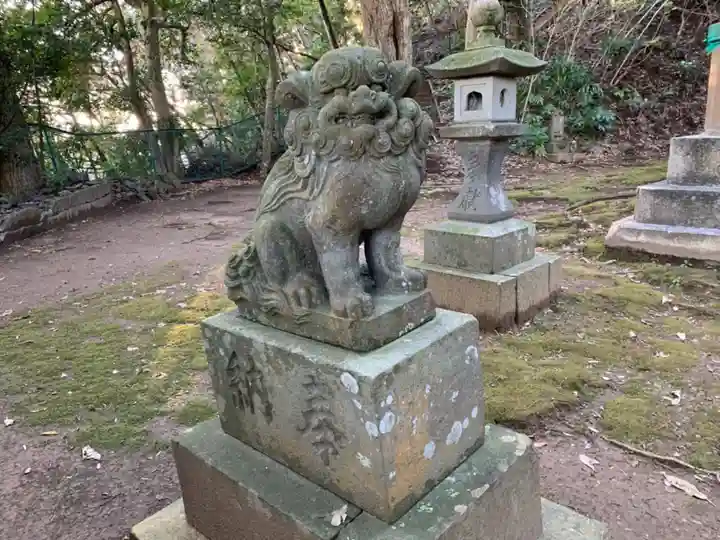 刀八神社の狛犬
