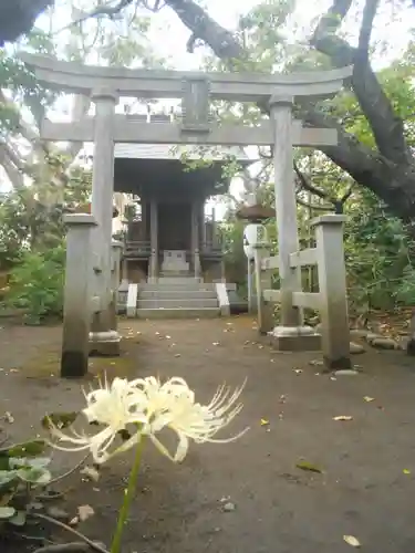 宝戒寺の鳥居