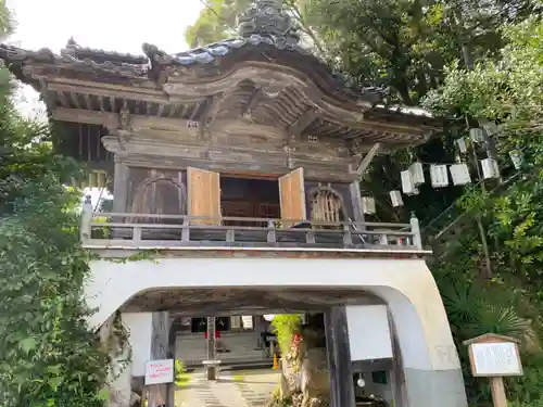 妙観院の山門・神門