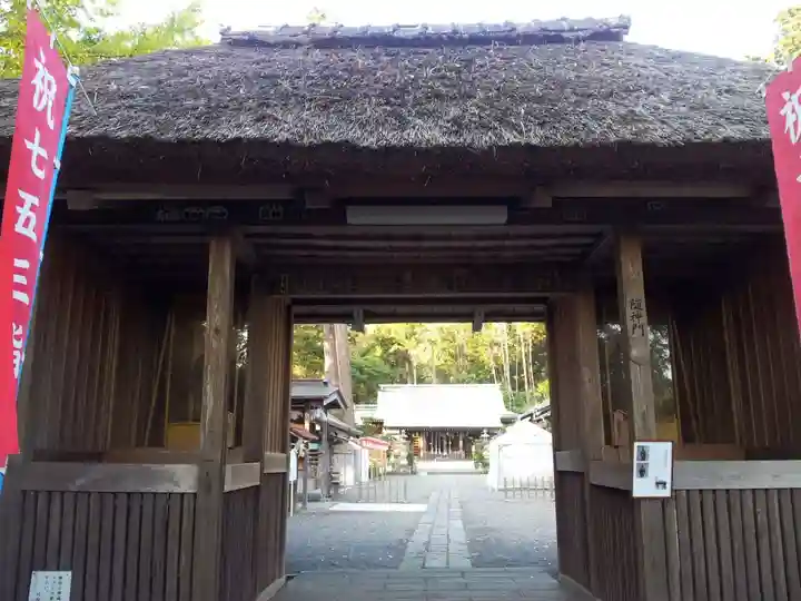 川勾神社の山門・神門