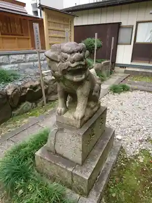 泥江縣神社の狛犬