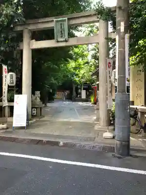 銀杏岡八幡神社の鳥居