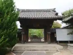 称名寺の山門