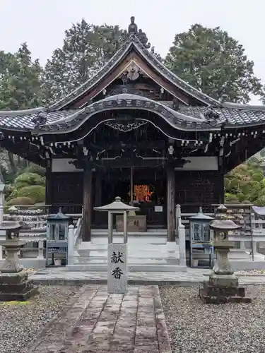 護国之寺の本殿・本堂