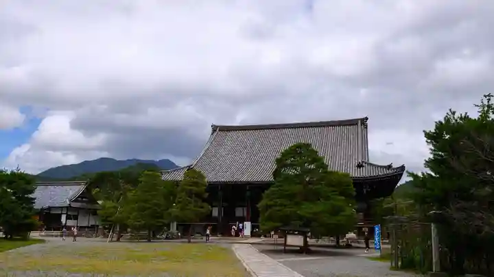 清凉寺の本殿・本堂