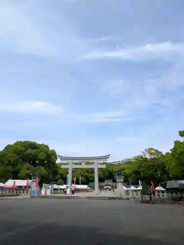 福岡縣護國神社の{uncategorized: "未分類", other: "その他", undefined: "問題あり", building: "その他建物", grave: "お墓", sacred_gate: "鳥居", guardian: "狛犬", statue: "像", buddha: "仏像", history: "歴史", nature: "自然", garden: "庭園", animal: "動物", pagoda: "塔", temizu: "手水舎", mountain_gate: "山門・神門", sanctuary: "本殿・本堂", subordinate: "末社・摂社", art: "芸術", scenery: "景色", jizo: "地蔵", ema: "絵馬", goshuin: "御朱印", omikuji: "おみくじ", items: "授与品その他", amulet: "お守り", goshuincho: "御朱印帳", eats: "食事", festival: "お祭り", votive_dance: "神楽", shichigosan: "七五三参", wedding: "結婚式", experience: "体験その他", initially: "初詣", around: "周辺", anti_infection: "感染症対策"}