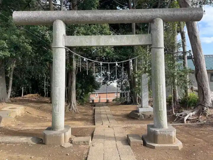 春日神社の{uncategorized: "未分類", other: "その他", undefined: "問題あり", building: "その他建物", grave: "お墓", sacred_gate: "鳥居", guardian: "狛犬", statue: "像", buddha: "仏像", history: "歴史", nature: "自然", garden: "庭園", animal: "動物", pagoda: "塔", temizu: "手水舎", mountain_gate: "山門・神門", sanctuary: "本殿・本堂", subordinate: "末社・摂社", art: "芸術", scenery: "景色", jizo: "地蔵", ema: "絵馬", goshuin: "御朱印", omikuji: "おみくじ", items: "授与品その他", amulet: "お守り", goshuincho: "御朱印帳", eats: "食事", festival: "お祭り", votive_dance: "神楽", shichigosan: "七五三参", wedding: "結婚式", experience: "体験その他", initially: "初詣", around: "周辺", anti_infection: "感染症対策"}