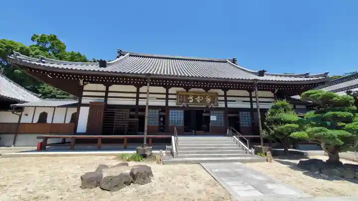 慈雲寺の本殿・本堂