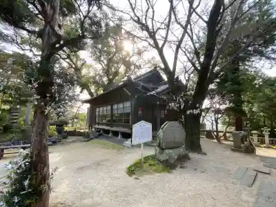 山﨑八幡宮の{uncategorized: "未分類", other: "その他", undefined: "問題あり", building: "その他建物", grave: "お墓", sacred_gate: "鳥居", guardian: "狛犬", statue: "像", buddha: "仏像", history: "歴史", nature: "自然", garden: "庭園", animal: "動物", pagoda: "塔", temizu: "手水舎", mountain_gate: "山門・神門", sanctuary: "本殿・本堂", subordinate: "末社・摂社", art: "芸術", scenery: "景色", jizo: "地蔵", ema: "絵馬", goshuin: "御朱印", omikuji: "おみくじ", items: "授与品その他", amulet: "お守り", goshuincho: "御朱印帳", eats: "食事", festival: "お祭り", votive_dance: "神楽", shichigosan: "七五三参", wedding: "結婚式", experience: "体験その他", initially: "初詣", around: "周辺", anti_infection: "感染症対策"}