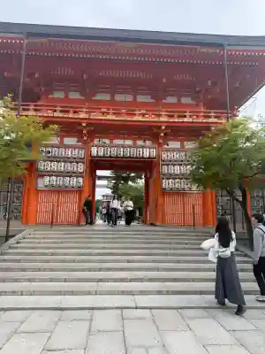 八坂神社(祇園さん)の{uncategorized: "未分類", other: "その他", undefined: "問題あり", building: "その他建物", grave: "お墓", sacred_gate: "鳥居", guardian: "狛犬", statue: "像", buddha: "仏像", history: "歴史", nature: "自然", garden: "庭園", animal: "動物", pagoda: "塔", temizu: "手水舎", mountain_gate: "山門・神門", sanctuary: "本殿・本堂", subordinate: "末社・摂社", art: "芸術", scenery: "景色", jizo: "地蔵", ema: "絵馬", goshuin: "御朱印", omikuji: "おみくじ", items: "授与品その他", amulet: "お守り", goshuincho: "御朱印帳", eats: "食事", festival: "お祭り", votive_dance: "神楽", shichigosan: "七五三参", wedding: "結婚式", experience: "体験その他", initially: "初詣", around: "周辺", anti_infection: "感染症対策"}