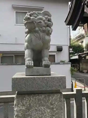 神楽坂若宮八幡神社の狛犬