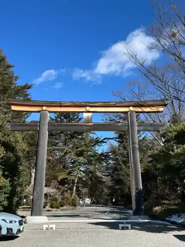 長野縣護國神社の{uncategorized: "未分類", other: "その他", undefined: "問題あり", building: "その他建物", grave: "お墓", sacred_gate: "鳥居", guardian: "狛犬", statue: "像", buddha: "仏像", history: "歴史", nature: "自然", garden: "庭園", animal: "動物", pagoda: "塔", temizu: "手水舎", mountain_gate: "山門・神門", sanctuary: "本殿・本堂", subordinate: "末社・摂社", art: "芸術", scenery: "景色", jizo: "地蔵", ema: "絵馬", goshuin: "御朱印", omikuji: "おみくじ", items: "授与品その他", amulet: "お守り", goshuincho: "御朱印帳", eats: "食事", festival: "お祭り", votive_dance: "神楽", shichigosan: "七五三参", wedding: "結婚式", experience: "体験その他", initially: "初詣", around: "周辺", anti_infection: "感染症対策"}