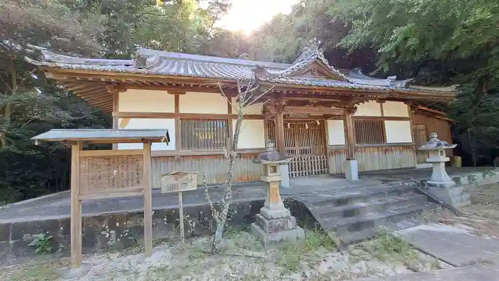 熊野三所神社の本殿・本堂