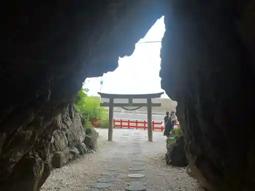 安乎岩戸神社（旧表記：安乎岩戸信龍神社）(兵庫県)