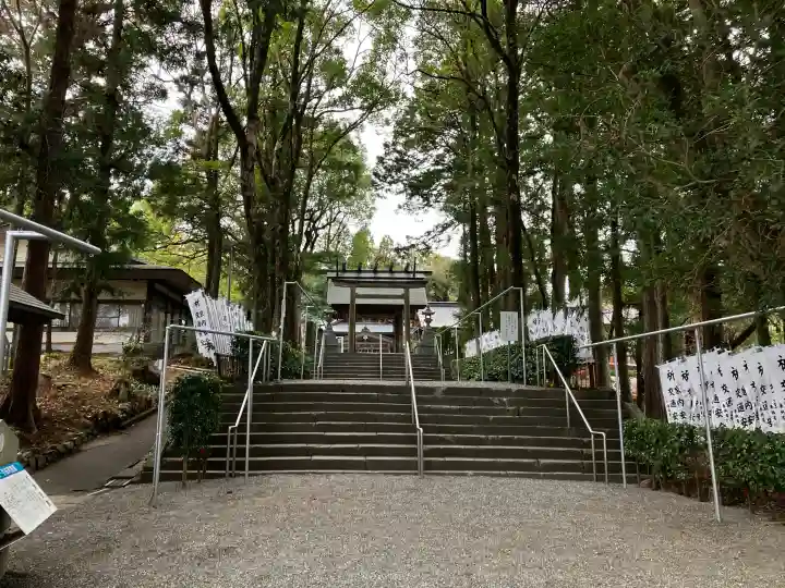 井伊谷宮の{uncategorized: "未分類", other: "その他", undefined: "問題あり", building: "その他建物", grave: "お墓", sacred_gate: "鳥居", guardian: "狛犬", statue: "像", buddha: "仏像", history: "歴史", nature: "自然", garden: "庭園", animal: "動物", pagoda: "塔", temizu: "手水舎", mountain_gate: "山門・神門", sanctuary: "本殿・本堂", subordinate: "末社・摂社", art: "芸術", scenery: "景色", jizo: "地蔵", ema: "絵馬", goshuin: "御朱印", omikuji: "おみくじ", items: "授与品その他", amulet: "お守り", goshuincho: "御朱印帳", eats: "食事", festival: "お祭り", votive_dance: "神楽", shichigosan: "七五三参", wedding: "結婚式", experience: "体験その他", initially: "初詣", around: "周辺", anti_infection: "感染症対策"}