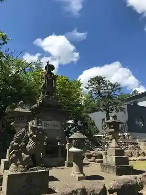 弘照寺の像