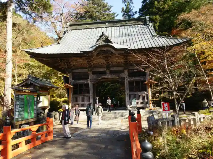 榛名神社の山門・神門