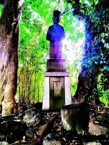 藤井神社（横根藤井神社）の像