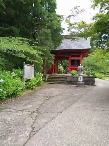 日運寺の山門