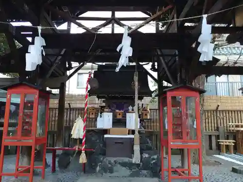 被官稲荷神社の末社・摂社