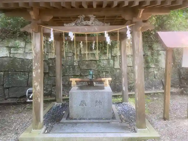 泉神社の手水舎