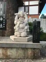 道通神社の像